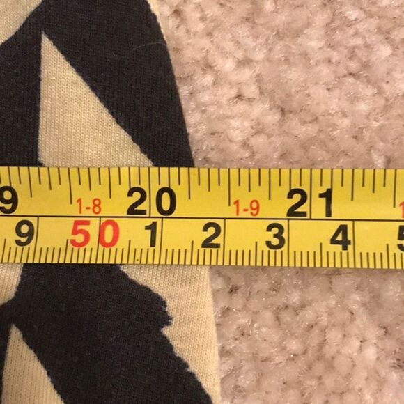 WOMEN’S LULAROE SIZE MEDIUM TOP! - Picture 7 of 11